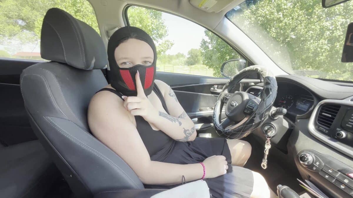 Greasy Rose in the bad uber driver - Image 3