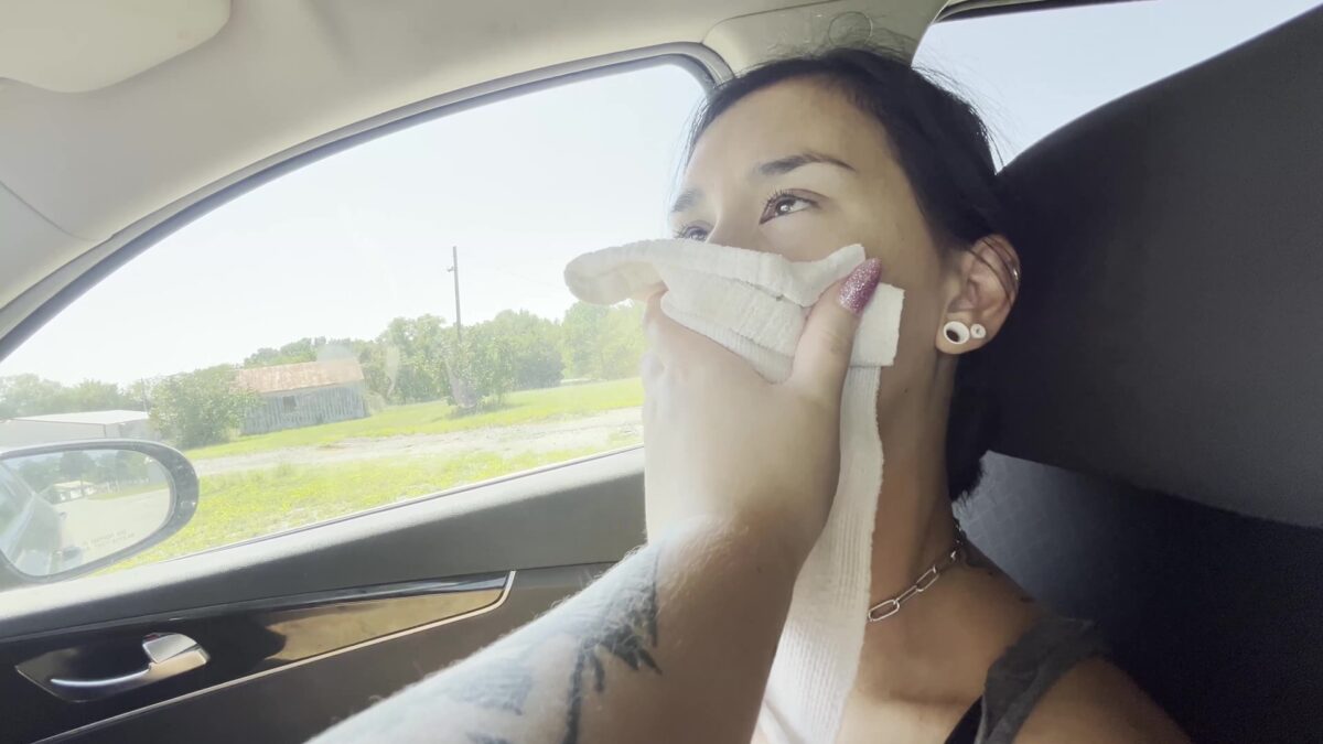 Greasy Rose in the bad uber driver - Image 2