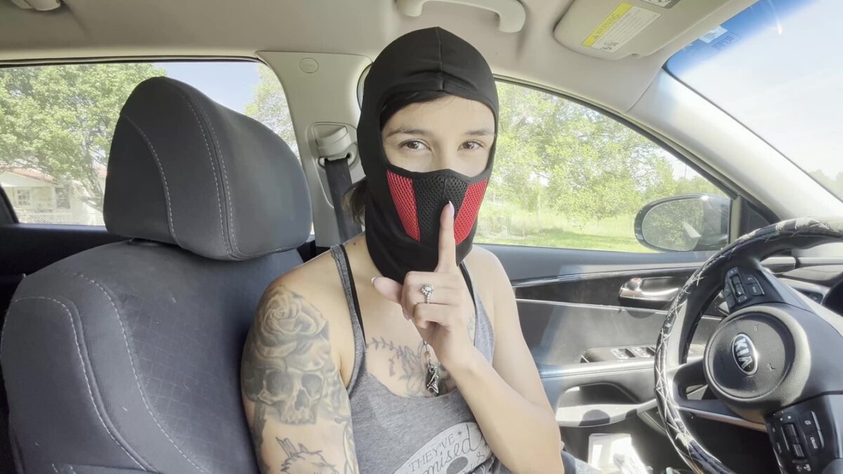 Emilia in the bad uber driver - Image 3