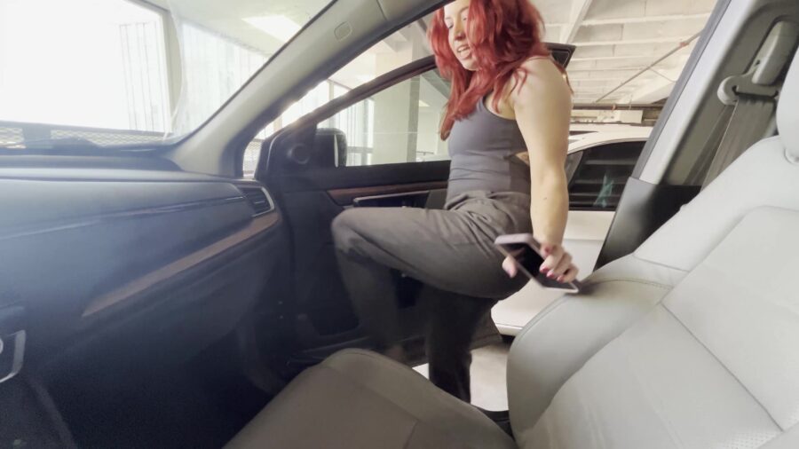 Lizzy in the bad uber driver