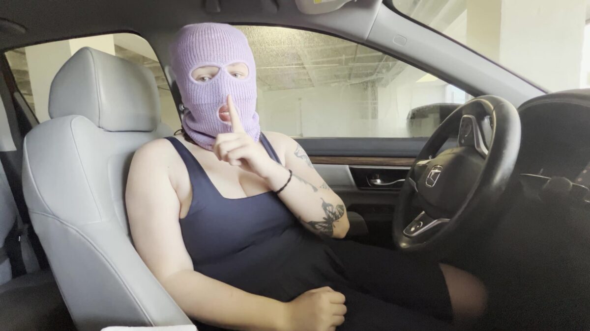 Lizzy in the bad uber driver - Image 3
